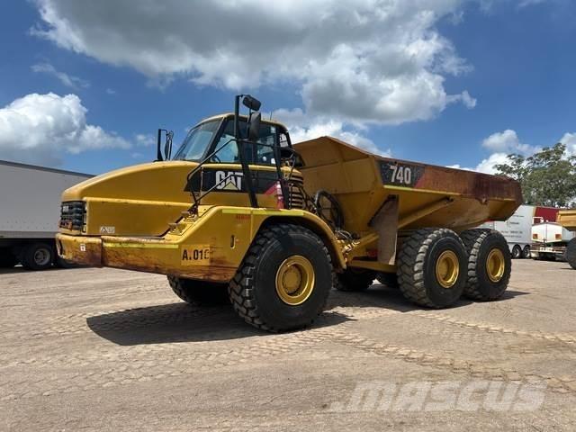 CAT 740 铰接式自卸车
