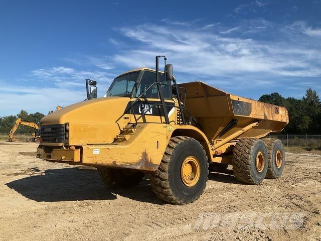 CAT 740 铰接式自卸车