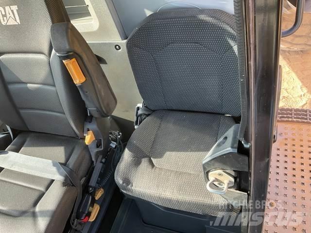 CAT 745 铰接式自卸车