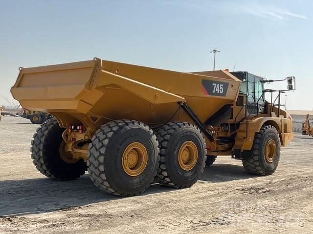 CAT 745 铰接式自卸车