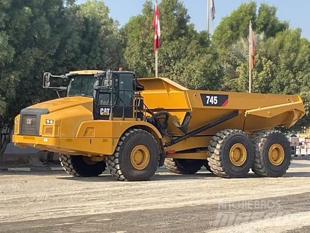 CAT 745 铰接式自卸车
