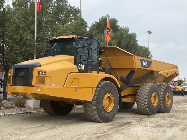 CAT 745 铰接式自卸车