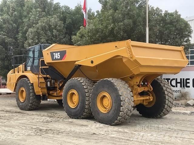 CAT 745 铰接式自卸车