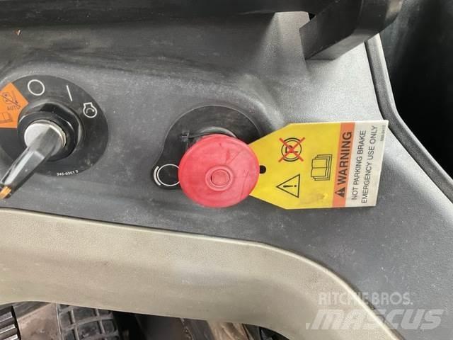 CAT 745 铰接式自卸车