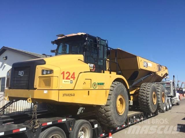 CAT 745 铰接式自卸车