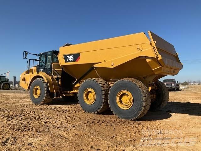 CAT 745 铰接式自卸车