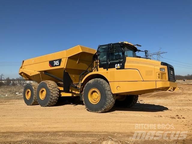 CAT 745 铰接式自卸车