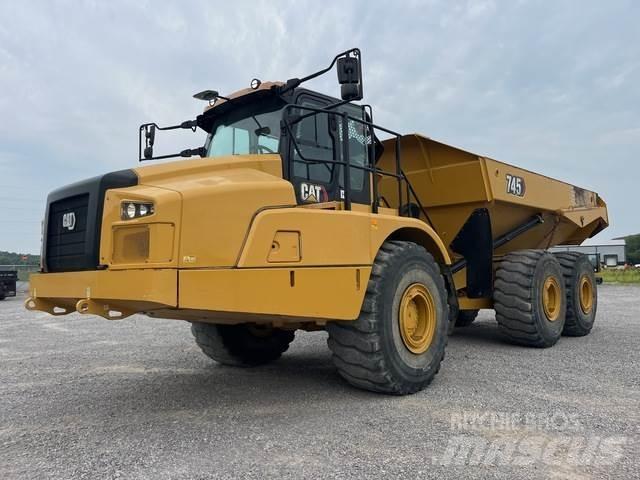 CAT 745 铰接式自卸车