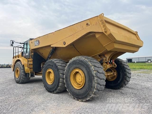 CAT 745 铰接式自卸车