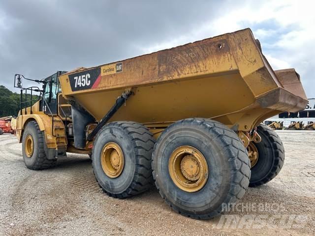 CAT 745 铰接式自卸车