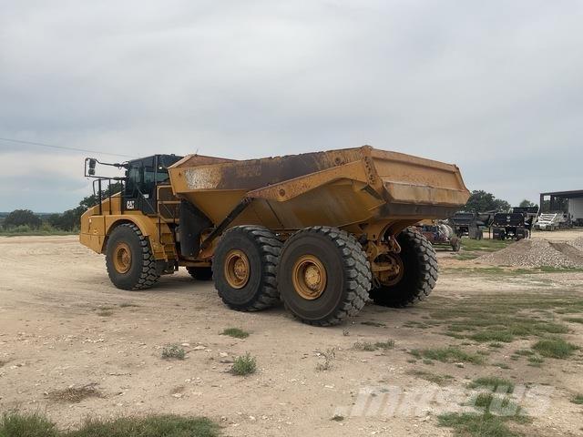 CAT 745 铰接式自卸车