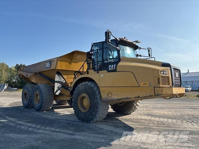 CAT 745 铰接式自卸车