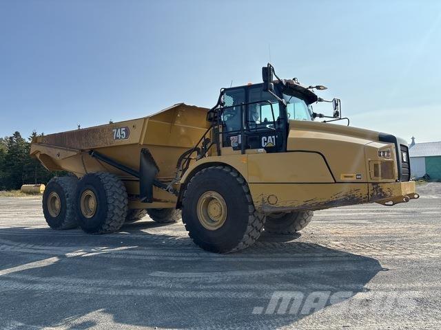 CAT 745 铰接式自卸车