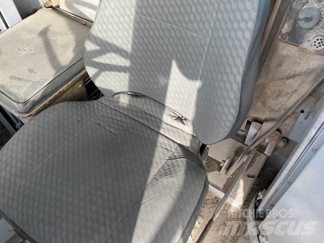 CAT 769 铰接式自卸车
