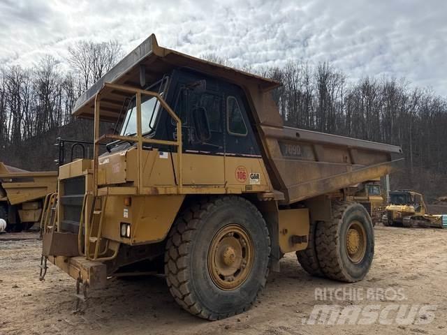 CAT 769D 铰接式自卸车