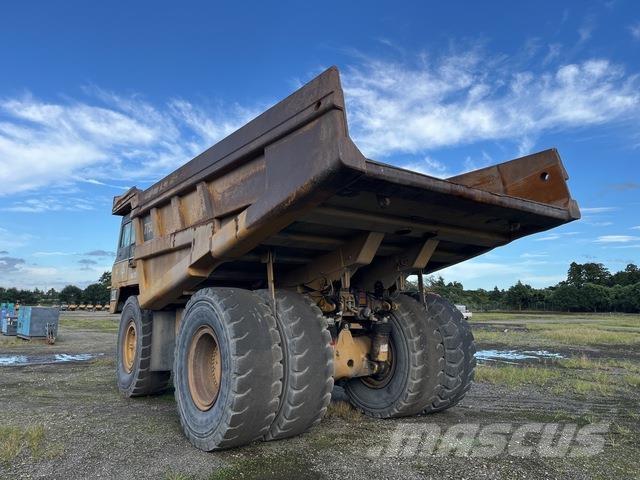 CAT 775D 铰接式自卸车