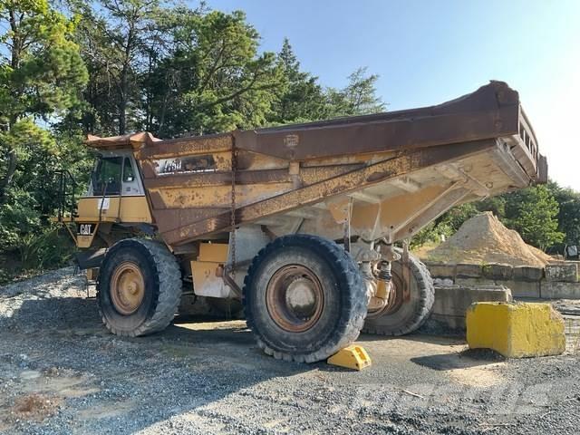 CAT 775D 铰接式自卸车