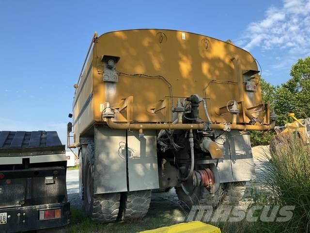 CAT 775D 铰接式自卸车