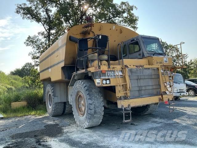 CAT 775D 铰接式自卸车