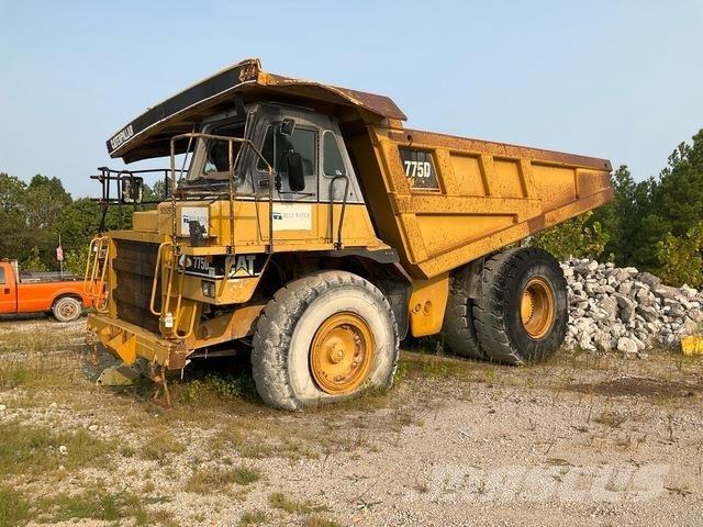 CAT 775D 铰接式自卸车