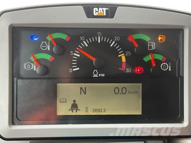 CAT 775G 铰接式自卸车