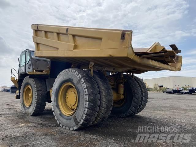 CAT 777F 铰接式自卸车