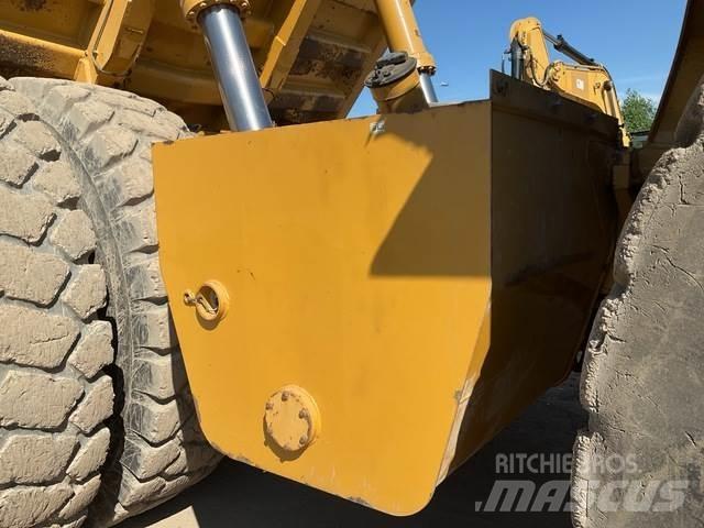 CAT 777F 铰接式自卸车