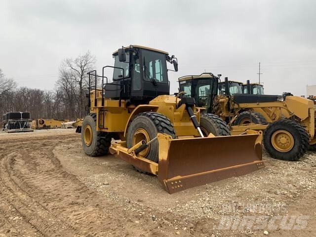 CAT 814K 轮式推土机
