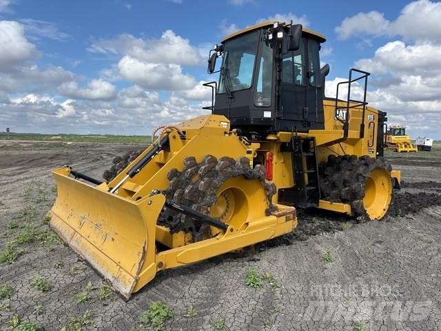 CAT 815 土壤压实机