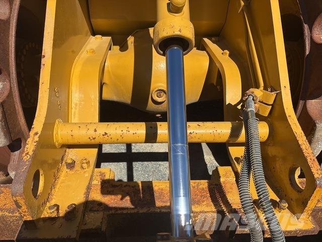 CAT 825H 土壤压实机