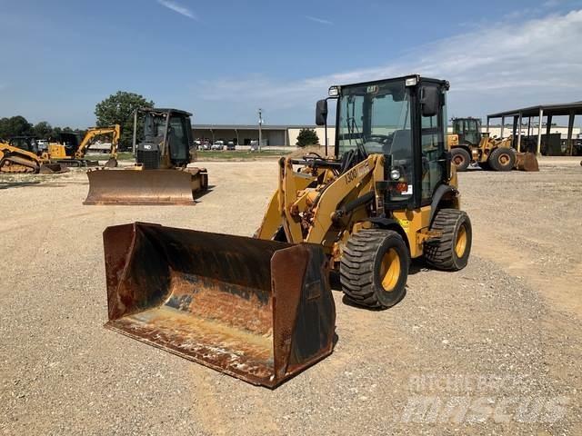 CAT 903D 轮式装载机