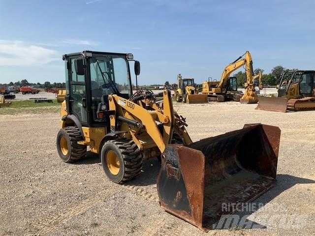 CAT 903D 轮式装载机