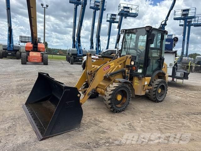 CAT 903D 轮式装载机