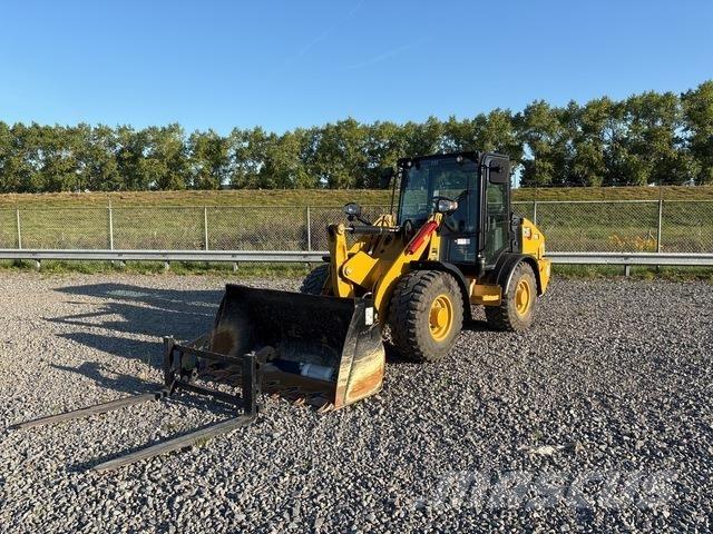 CAT 906 轮式装载机
