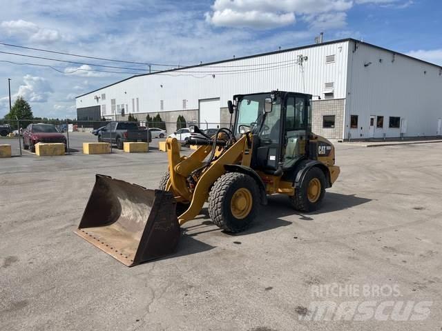 CAT 906M 轮式装载机