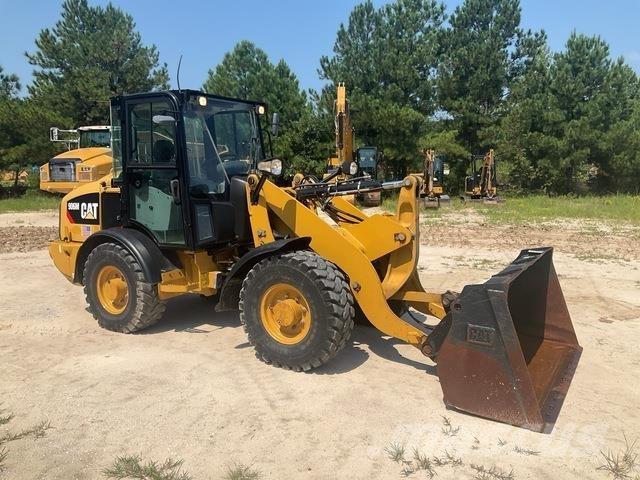 CAT 906M 轮式装载机