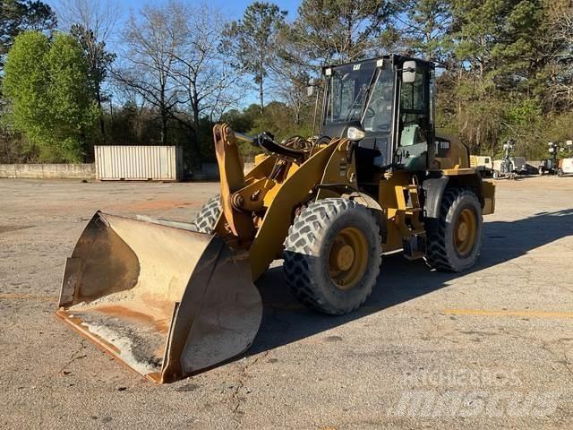 CAT 918M 轮式装载机