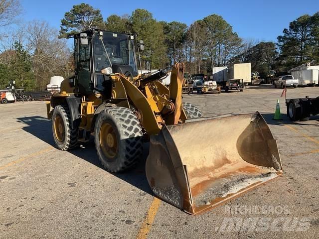 CAT 918M 轮式装载机