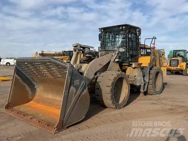 CAT 966M 轮式装载机