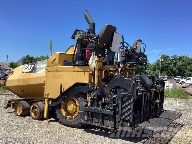 CAT AP 550E 沥青摊铺机