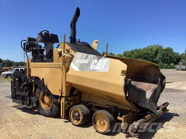 CAT AP 550E 沥青摊铺机