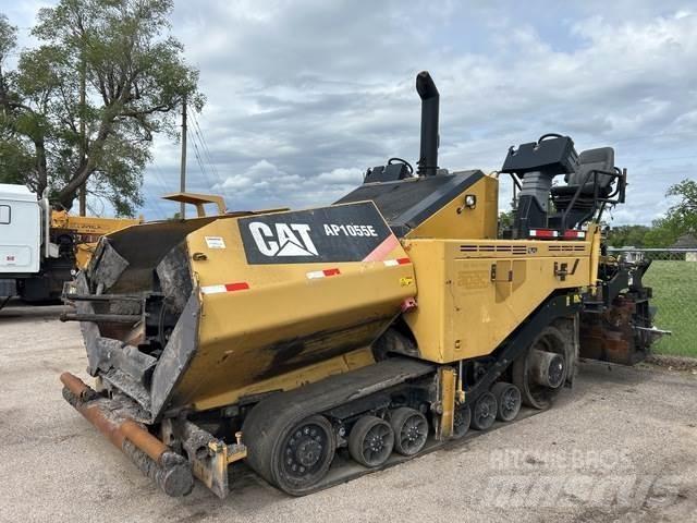 CAT AP1055E 沥青摊铺机