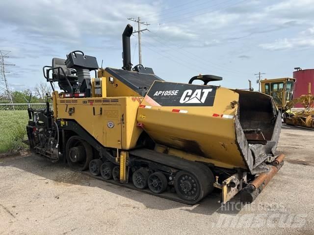 CAT AP1055E 沥青摊铺机