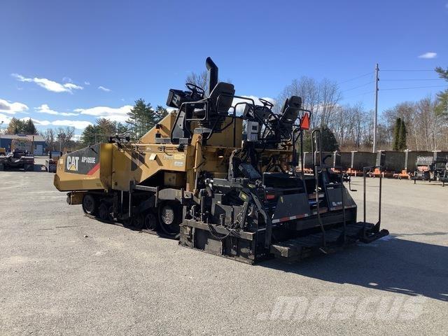 CAT AP1055E 沥青摊铺机