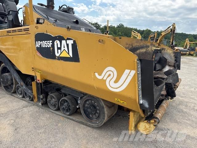 CAT AP1055F 沥青摊铺机
