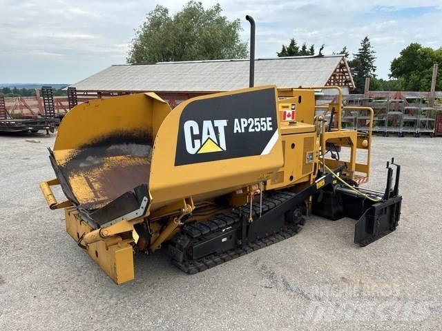 CAT AP255E 沥青摊铺机