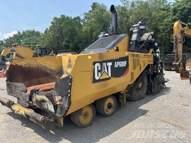 CAT AP600F 沥青摊铺机