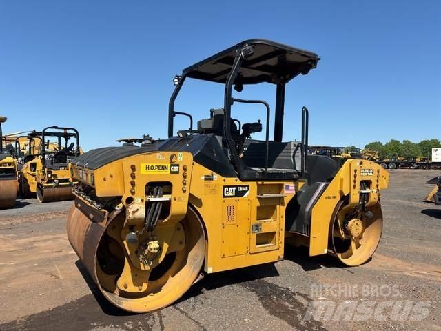 CAT CB-54B 双轮压路机