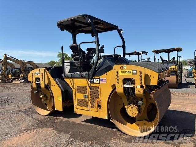 CAT CB-54B 双轮压路机