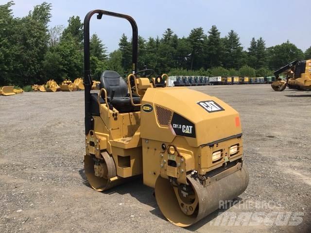 CAT CB1.8 双轮压路机